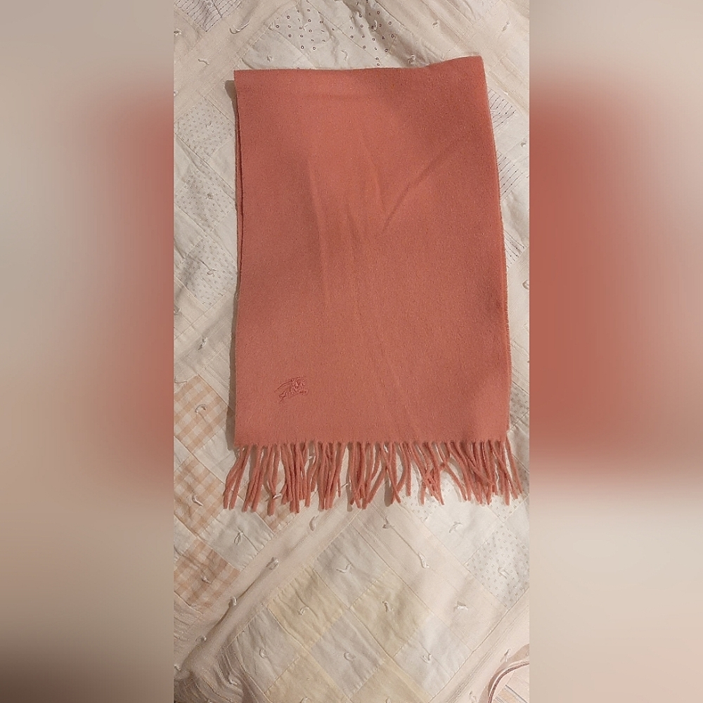 BURBERRY | Peach Cashmere Knight Logo - Picture 7 of 7